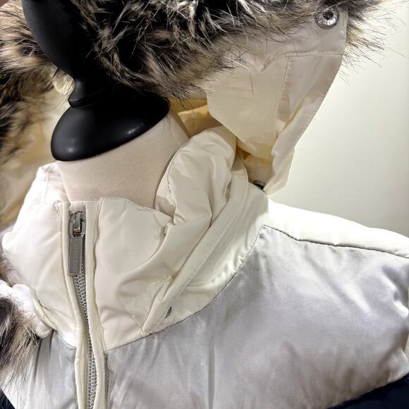 Lands End Size M Puffer Vest Down Feather Fill Removable Hood Faux Fur Trim - Picture 9 of 15